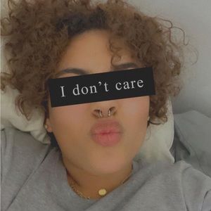 Meet your Posher, Leilanis